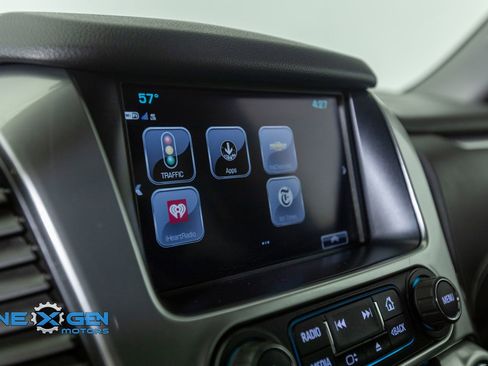 Used 2020 Chevrolet Suburban LT w/ Luxury Package image 19