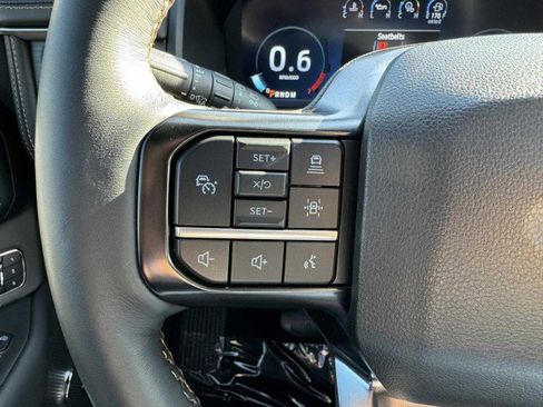 Used 2024 Ford Expedition Platinum image 28