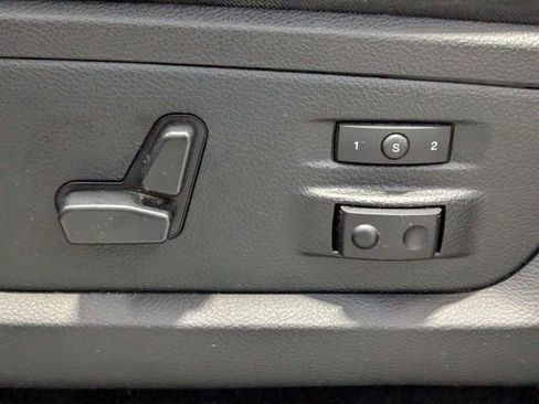 Used 2016 RAM 1500 Laramie w/ Convenience Group image 11