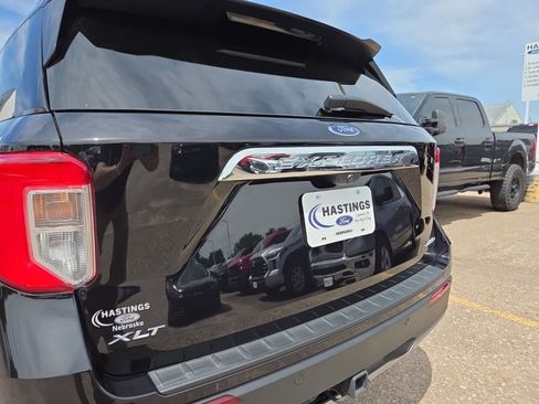 Certified 2023 Ford Explorer XLT w/ Equipment Group 202A AWD/4WD image 7