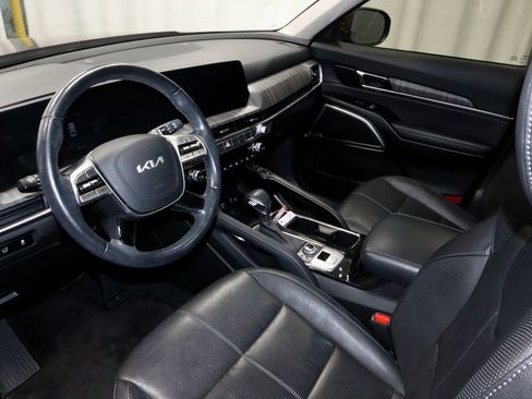 Used 2024 Kia Telluride EX w/ EX Captain's Chair Package AWD/4WD image 26