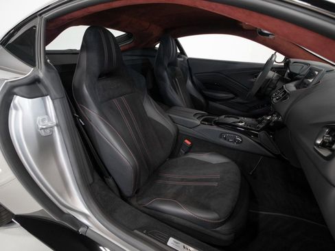 Used 2022 Aston Martin V8 Vantage Coupe image 50