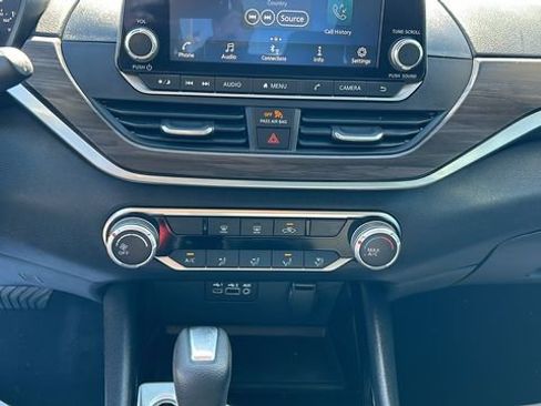 Used 2024 Nissan Altima 2.5 SV FWD image 21