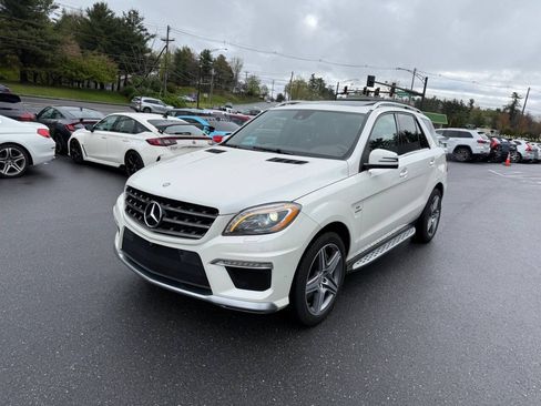 Used 2014 Mercedes-Benz ML 63 AMG 4MATIC image 2