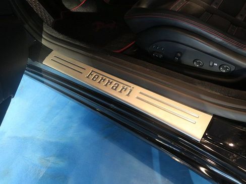 Used 2013 Ferrari California image 13