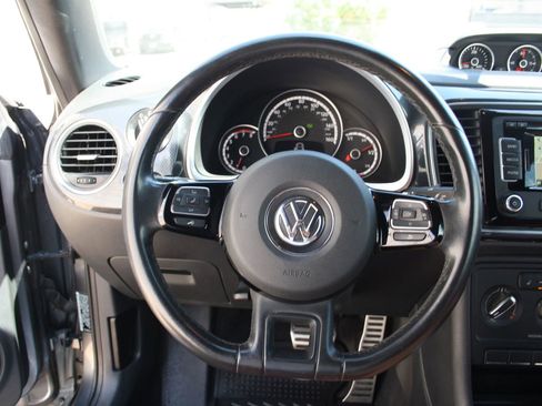 Used 2014 Volkswagen Beetle R-Line image 30