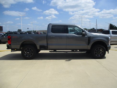 Used 2024 Ford F250 XLT w/ XLT Premium Package AWD/4WD image 7