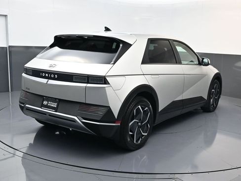 Certified 2024 Hyundai Ioniq 5 SEL image 3