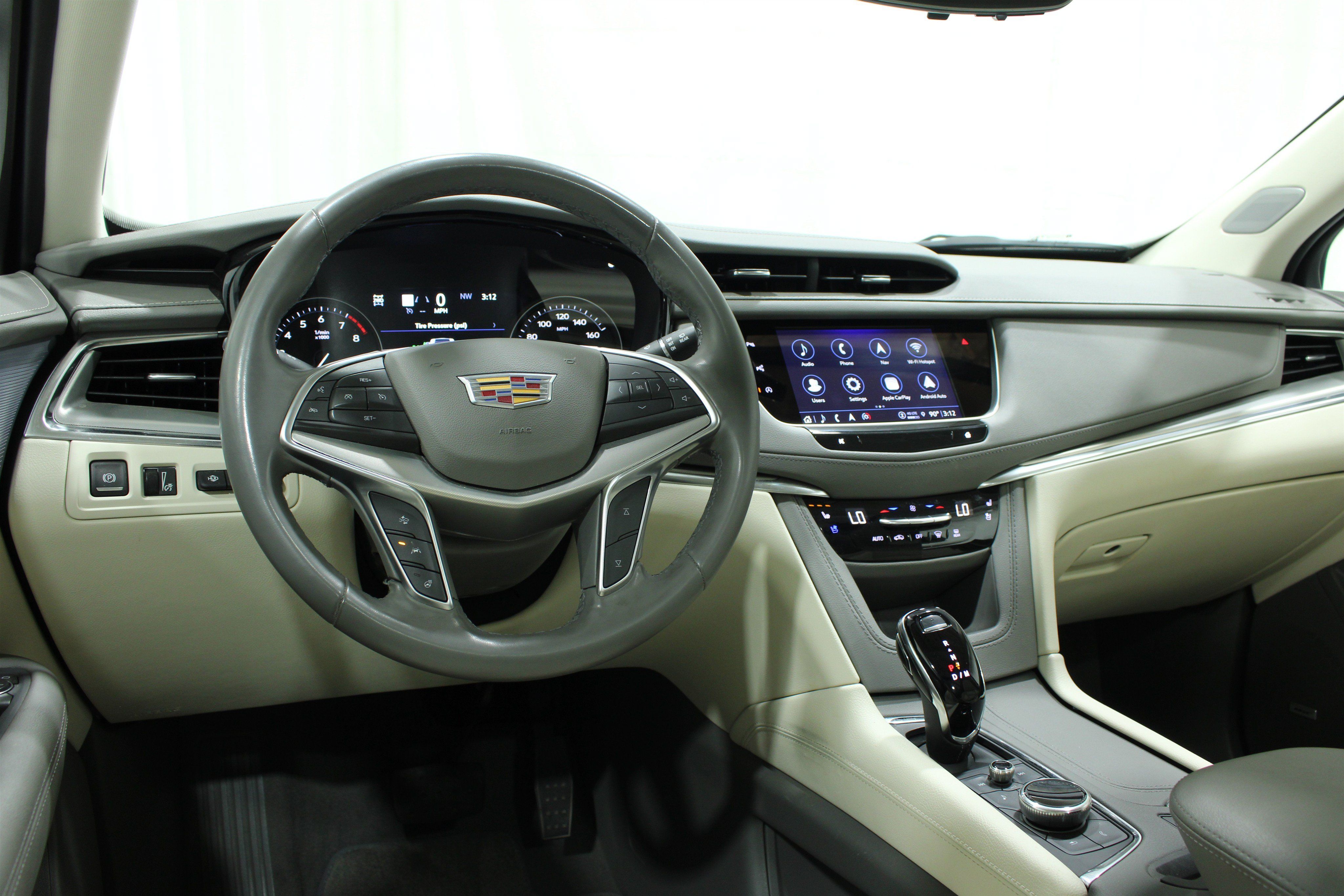 Used 2025 Cadillac XT5 Premium Luxury w/ Technology Package AWD/4WD image 2