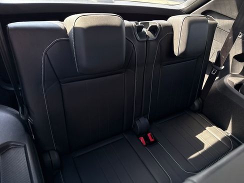 Used 2023 Volkswagen Tiguan SE R-Line image 27