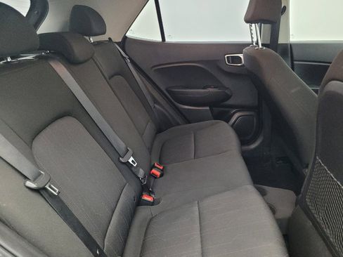 Used 2021 Hyundai Venue SE FWD image 19