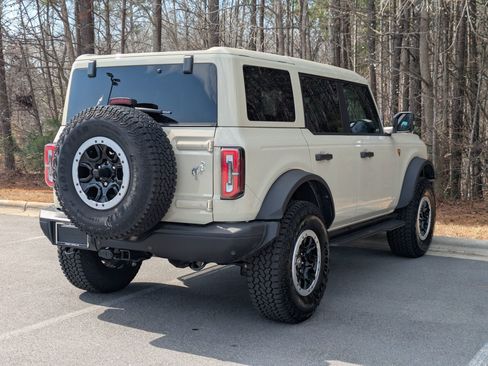 Certified 2025 Ford Bronco Badlands image 3
