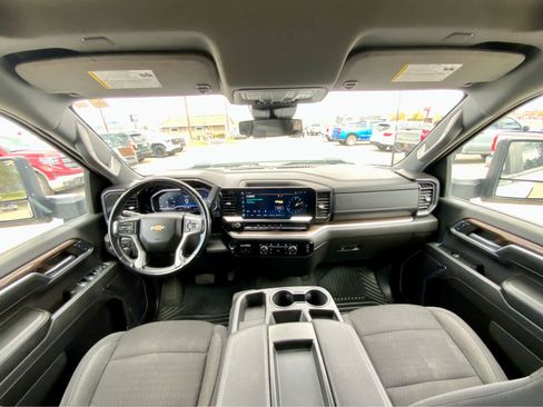 Used 2024 Chevrolet Silverado 2500 LT AWD/4WD image 34