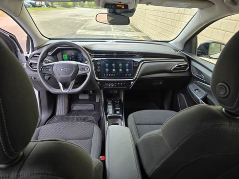 Used 2023 Chevrolet Bolt EUV LT w/ Redline Edition image 2