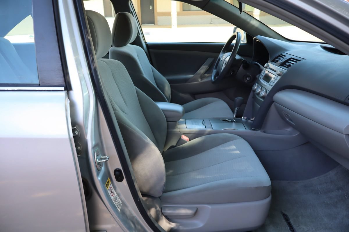 Used 2010 Toyota Camry FWD image 22