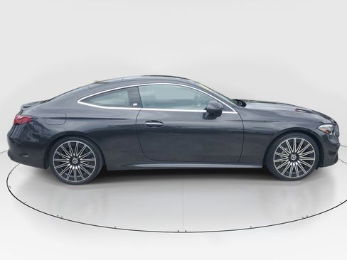 Used 2025 Mercedes-Benz CLE 300 4MATIC Coupe image 2