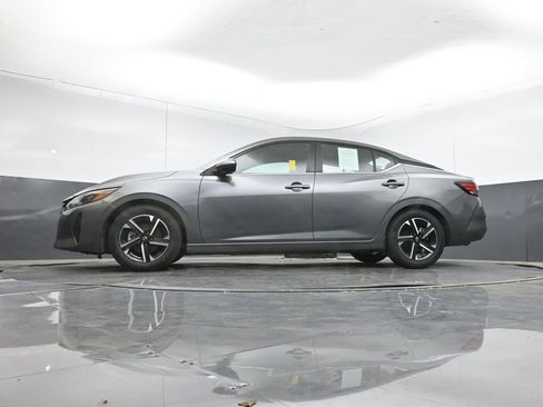 Used 2024 Nissan Sentra SV image 39