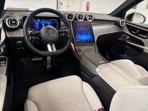 Used 2023 Mercedes-Benz GLC 300 4MATIC image 28