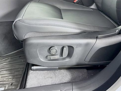 Used 2026 Land Rover Range Rover Velar Dynamic SE image 22