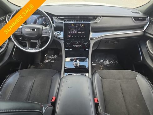 Certified 2022 Jeep Grand Cherokee Altitude AWD/4WD image 9