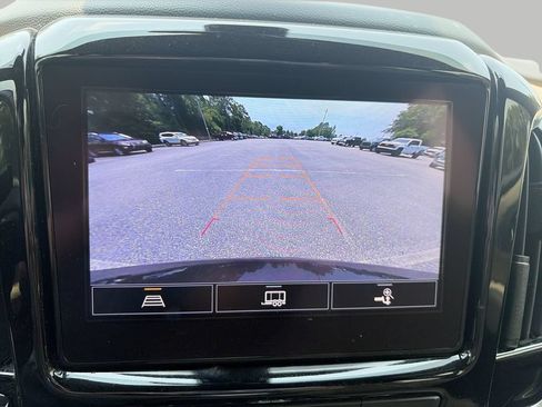 Used 2023 Chevrolet Traverse LT FWD image 20