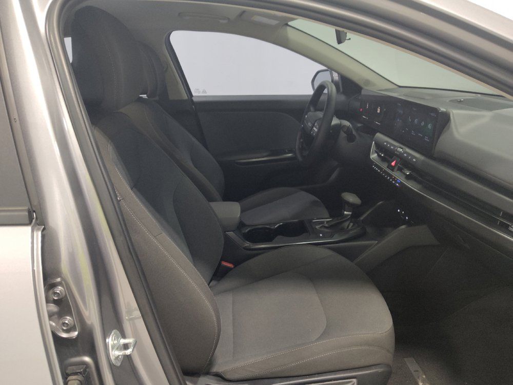 Used 2025 Kia K4 FWD image 21