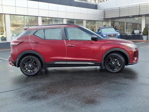 Used 2024 Nissan Kicks SR w/ SR Premium Package image 4