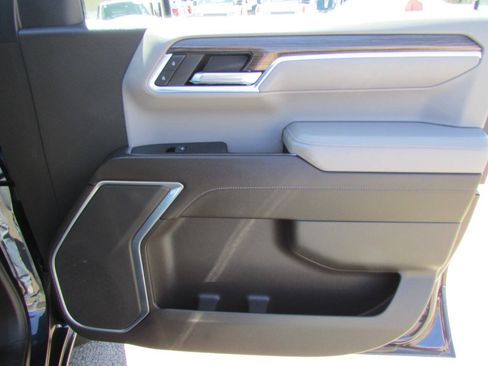 Used 2023 Chevrolet Silverado 1500 LT w/ Protection Package AWD/4WD image 22