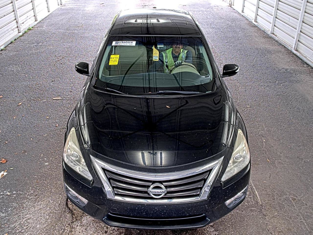 Used 2015 Nissan Altima 2.5 SV w/ Convenience Package FWD image 2
