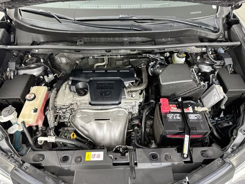Certified 2017 Toyota RAV4 LE w/ Carpet Mat Package AWD/4WD image 28