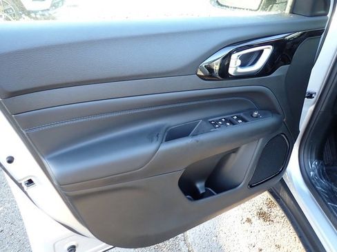 New 2026 Jeep Compass Limited image 17