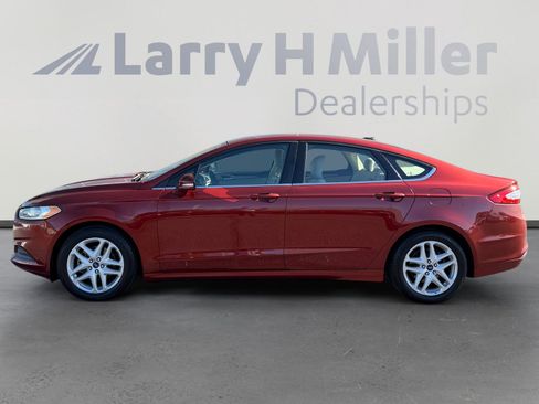 Used 2014 Ford Fusion SE image 2