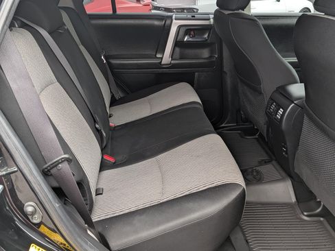 Used 2015 Toyota 4Runner SR5 AWD/4WD image 8