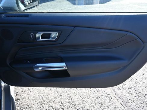 Used 2025 Ford Mustang GT Premium image 39