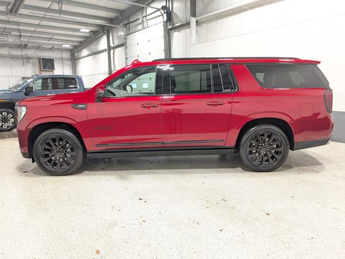 Used 2023 GMC Yukon XL Denali w/ Denali Reserve Package image 6