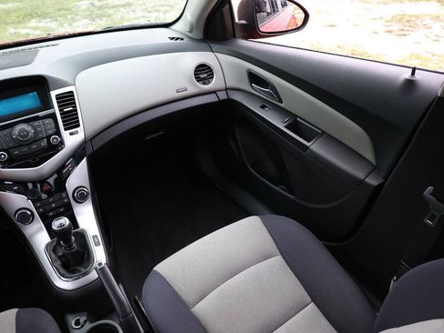 Used 2015 Chevrolet Cruze L FWD image 22