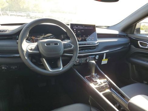 New 2026 Jeep Compass Latitude image 7