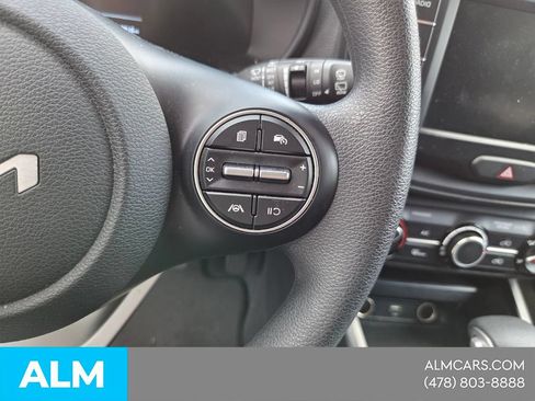 Used 2025 Kia Soul LX w/ LX Technology Package FWD image 27