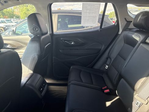 Used 2022 GMC Terrain SLT w/ LPO, Floor Liner Package AWD/4WD image 5