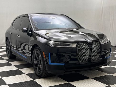 Used 2022 BMW iX xDrive50 w/ Convenience Package AWD/4WD image 2