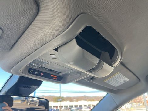 Used 2023 Chevrolet Equinox LT image 43