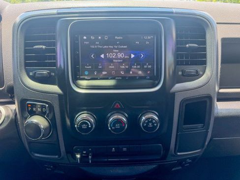 Used 2017 RAM 1500 Express RWD image 10