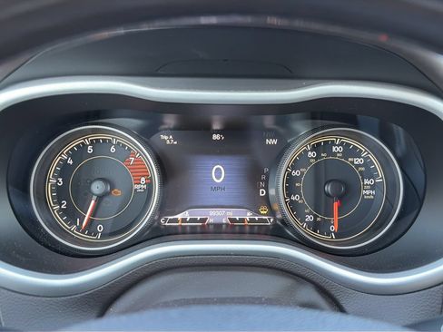 Used 2017 Jeep Cherokee Overland w/ Technology Group FWD image 24