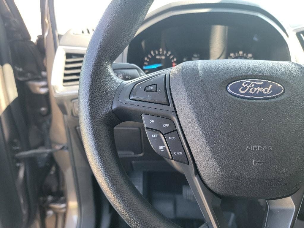 Used 2019 Ford Edge SE FWD image 15