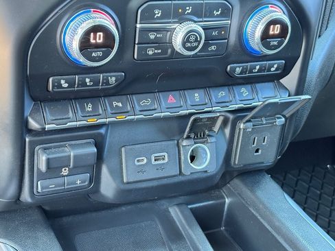 Used 2020 GMC Sierra 2500 Denali AWD/4WD image 26