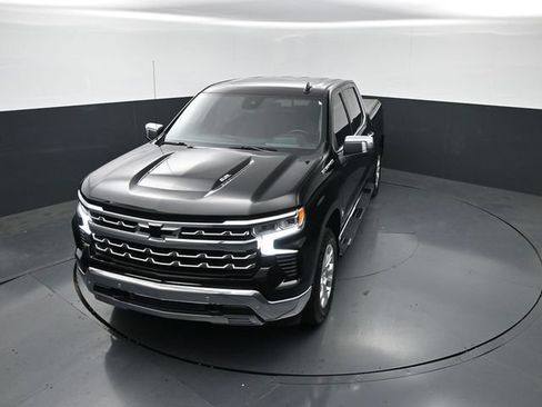 Used 2023 Chevrolet Silverado 1500 LTZ w/ LTZ Premium Package AWD/4WD image 18