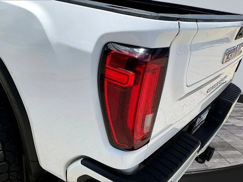 Used 2022 GMC Sierra 2500 AT4 w/ AT4 Preferred Package AWD/4WD image 22