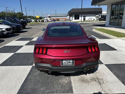Used 2025 Ford Mustang GT Premium RWD image 4