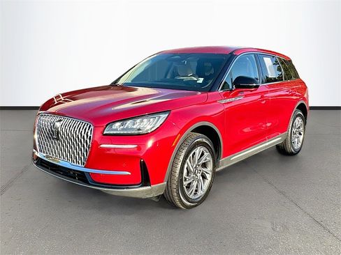 Used 2025 Lincoln Corsair AWD w/ Equipment Group 101A image 3