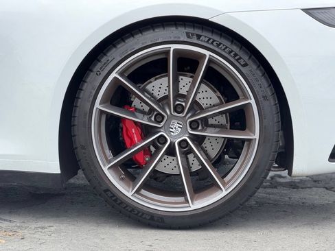 Used 2021 Porsche 911 Carrera S RWD image 2